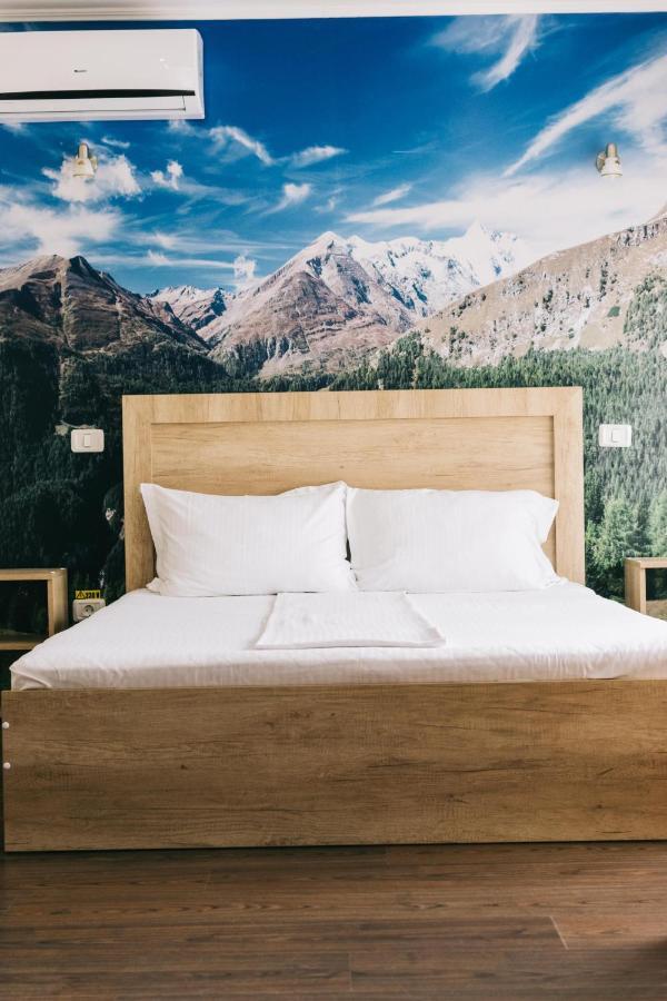 La Tusi Lovrin Hotel Buitenkant foto